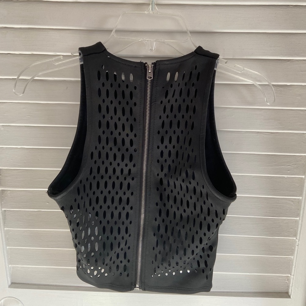 Abercrombie & Fitch Cutout Crop Top - Picture 2 of 4